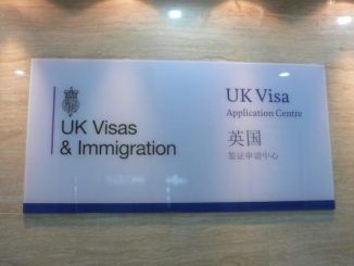 英语热词 | 英国暂停发放黄金签证 "gold-plated" visa